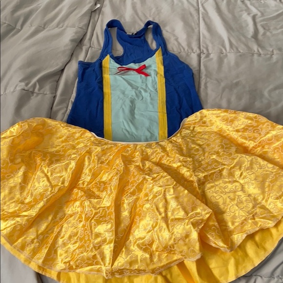 Snow White running costume